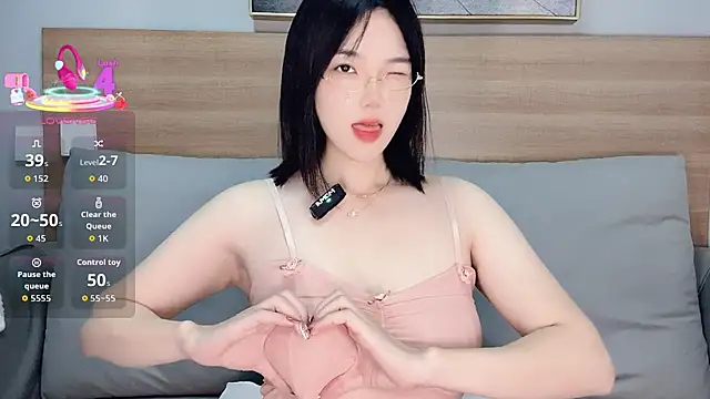 upoo7lt online show from 12/23/25, 02:20