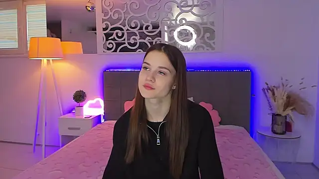 LuisaClover online show from 01/07/26, 01:13