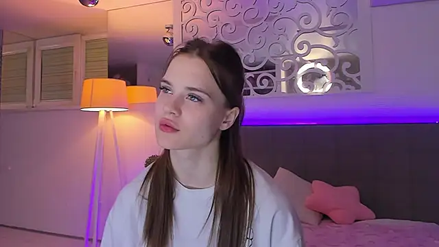 LuisaClover online show from 03/01/26, 08:00