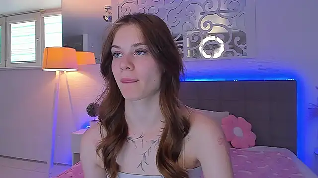 LuisaClover online show from 05/22/26, 12:22