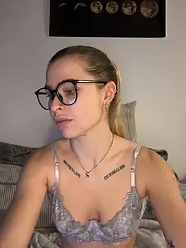 AlyssaSchwarz online show from 12/14/25, 07:07