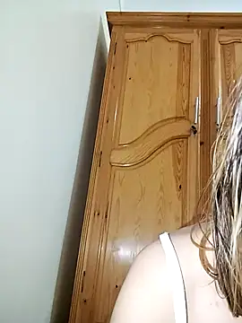 Snapshot of indilasixeey chatting on 11/23/25, 09:03 indilasixeey online show from 11/23/25, 09:03