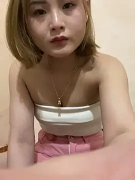 Snapshot of Emma_sexy98 chatting on 10/27/25, 07:40 Emma sexy98 online show from 10/27/25, 07:40