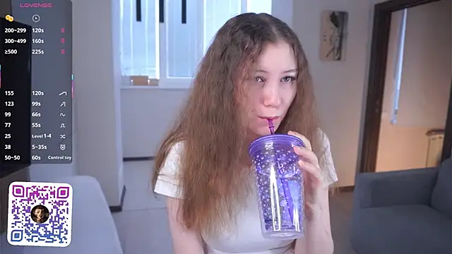 MegganKinson online show from 04/04/26, 04:22