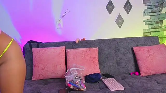 kasandraandsilvii online show from 12/01/25, 02:00