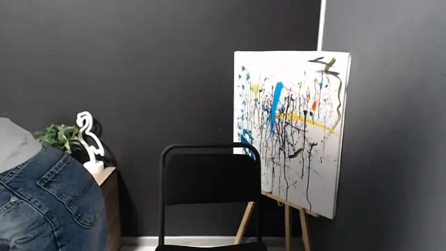 Snapshot of a_alessia chatting on 11/05/25, 01:33 a alessia online show from 11/05/25, 01:33