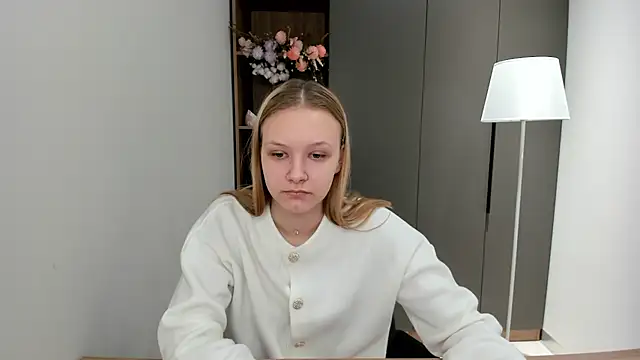 ElissaGlod online show from 10/23/25, 06:45