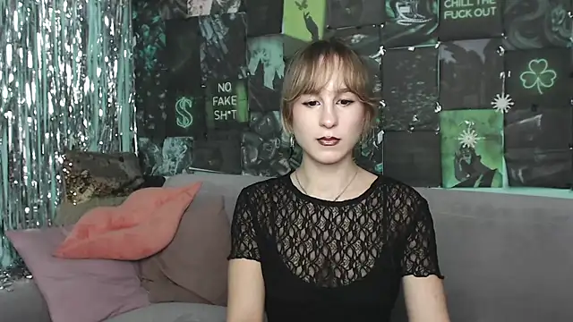 AlishaKellyi online show from 10/26/25, 05:46