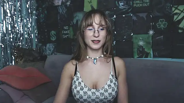 AlishaKellyi online show from 11/15/25, 02:13