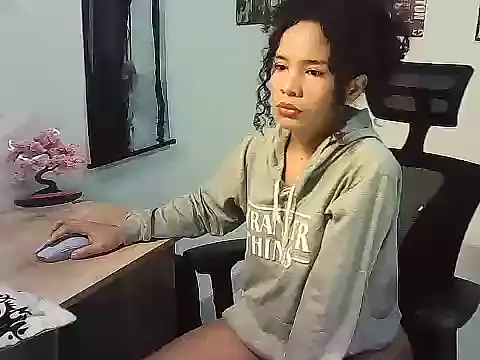 Gigi Scott  online show from 12/14/25, 02:28