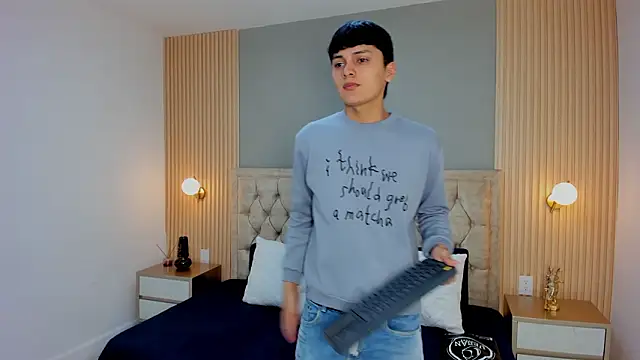 Maxii18  online show from 01/14/26, 02:28