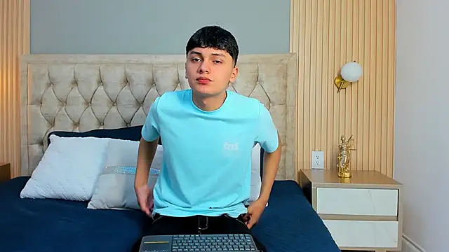 Maxii18  online show from 01/15/26, 02:38