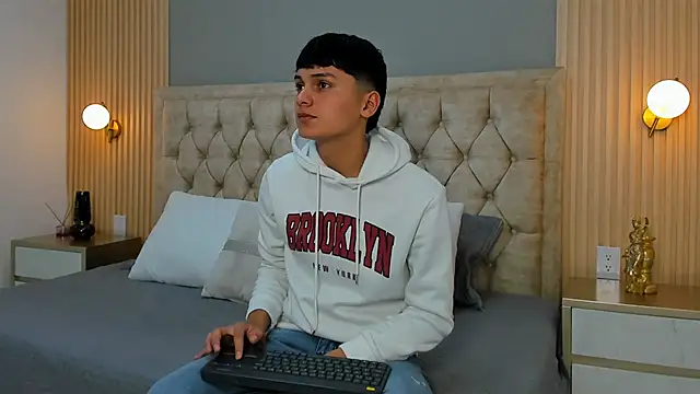 Maxii18  online show from 01/16/26, 02:48