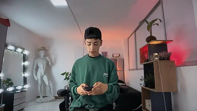 Sebastian Reed online show from 03/01/26, 01:18