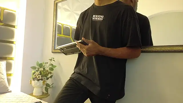 Neytanmalcon online show from 10/31/25, 08:43