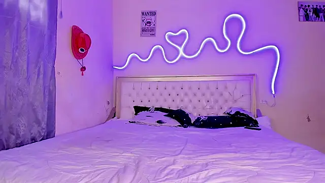 Snapshot of briana_hot03 chatting on 10/25/25, 05:19 briana hot03 online show from 10/25/25, 05:19