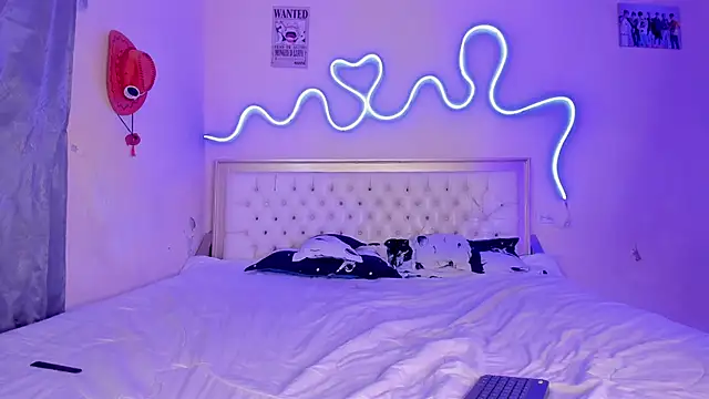 Snapshot of briana_hot03 chatting on 11/06/25, 05:47 briana hot03 online show from 11/06/25, 05:47