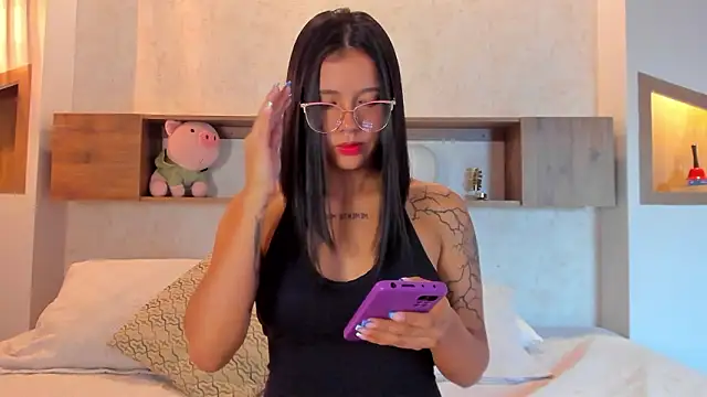 Snapshot of sophie_duval chatting on 02/24/26, 09:35 sophie duval online show from 02/24/26, 09:35