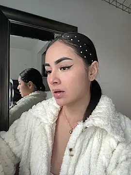 IslaCole online show from 02/06/26, 10:35