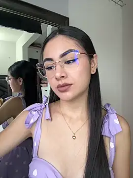 IslaCole online show from 02/25/26, 10:52