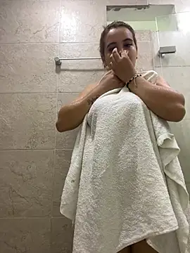 sofia montclair online show from 04/27/26, 04:27