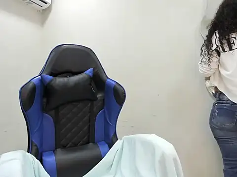 agata18  online show from 02/05/26, 12:32