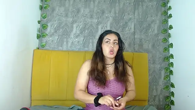 amara leoncm online show from 11/07/25, 01:27