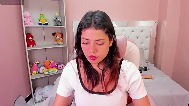 Snapshot of Blaiir_Moon chatting on 12/16/25, 09:20 Blaiir Moon online show from 12/16/25, 09:20