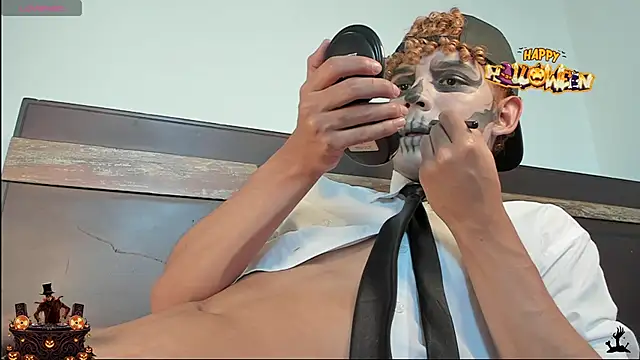 Snapshot of Daark_Eros chatting on 10/31/25, 08:32 Daark Eros online show from 10/31/25, 08:32