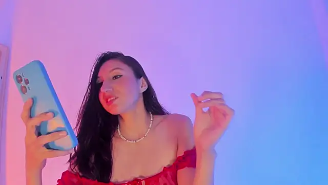 Snapshot of lily_ross1 chatting on 11/18/25, 02:17 lily ross1 online show from 11/18/25, 02:17