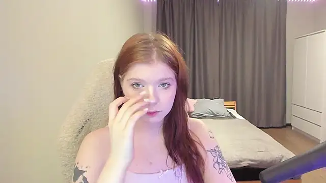 Snapshot of TenderTwos chatting on 11/18/25, 05:17 TenderTwos online show from 11/18/25, 05:17