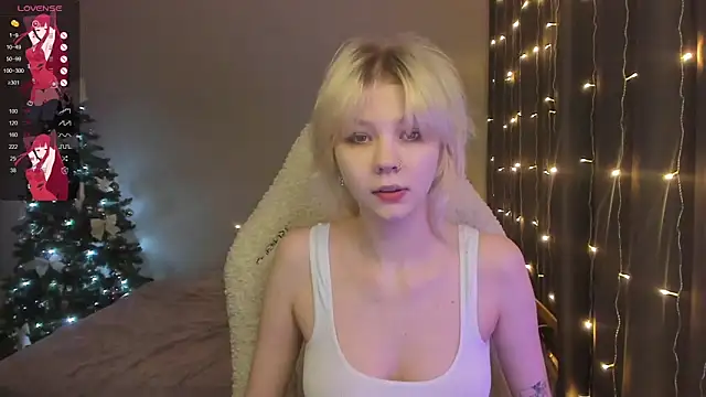 Snapshot of TenderTwos chatting on 12/13/25, 10:37 TenderTwos online show from 12/13/25, 10:37