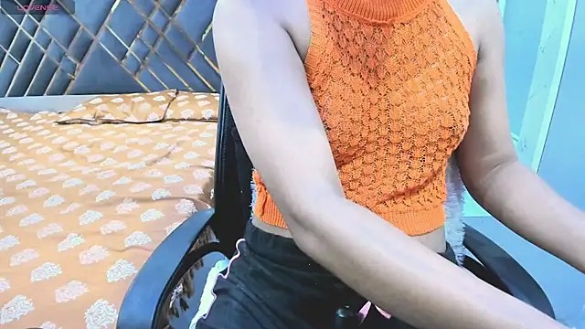 IndianKittey online show from 11/11/25, 08:36