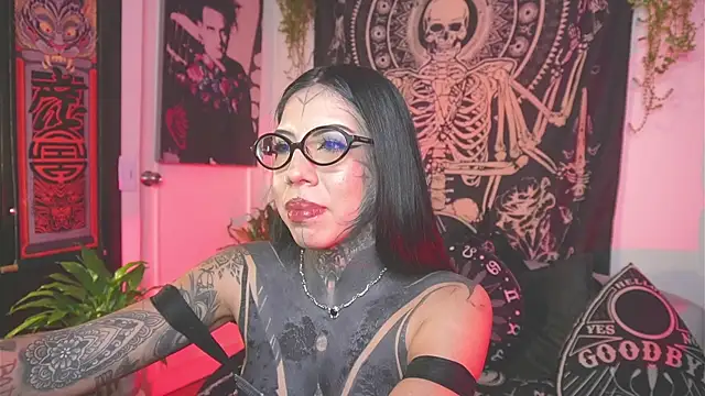 Dalia Vorhees online show from 05/20/26, 01:23