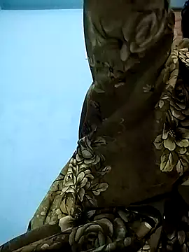 Snapshot of Tushi-10 chatting on 11/29/25, 04:04 Tushi-10 online show from 11/29/25, 04:04