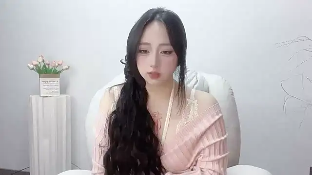 Love-hanzaizai718 online show from 10/24/25, 04:14