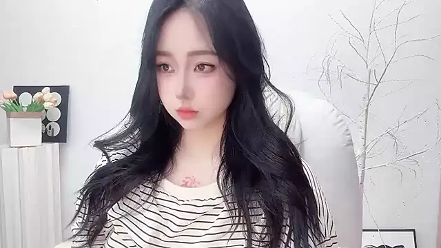 Snapshot of Love-hanzaizai718 chatting on 12/17/25, 03:07 Love-hanzaizai718 online show from 12/17/25, 03:07