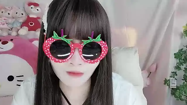 Snapshot of -zhuzhu-999- chatting on 11/05/25, 08:20 -zhuzhu-999- online show from 11/05/25, 08:20