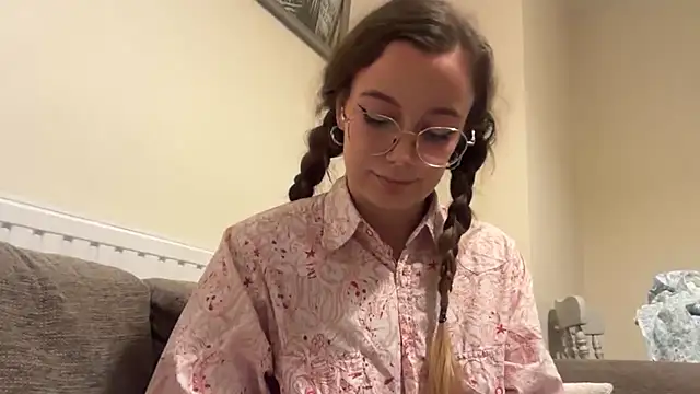 Snapshot of lolatheangel chatting on 12/14/25, 07:51 lolatheangel online show from 12/14/25, 07:51