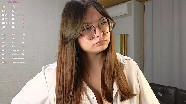 Snapshot of LeliaPeeler chatting on 11/18/25, 03:38 LeliaPeeler online show from 11/18/25, 03:38