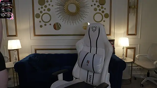 Lila Anderson online show from 11/18/25, 11:14