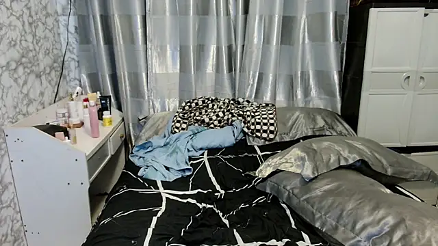  Lachica  online show from 04/06/26, 06:47