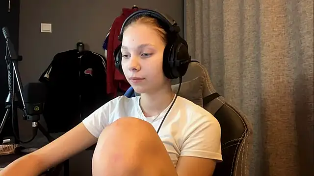 Softixq online show from 11/05/25, 04:40