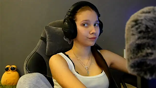 Softixq online show from 12/22/25, 02:47