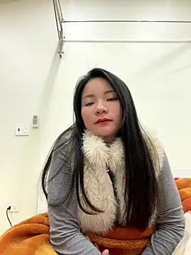 Bee Yellow00 online show from 01/08/26, 05:10