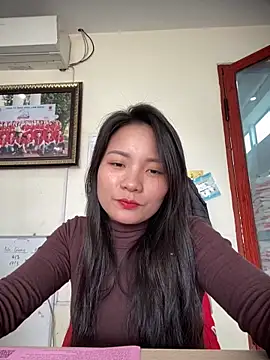 Bee Yellow00 online show from 03/12/26, 03:01