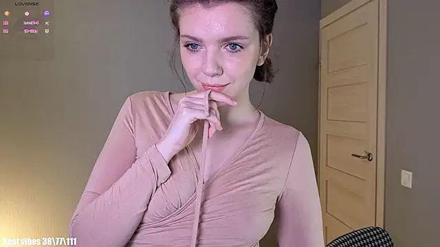 PollyRouge   online show from 02/21/26, 09:05