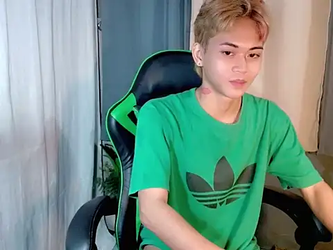 AsianCuteGuy21 online show from 02/03/26, 09:14