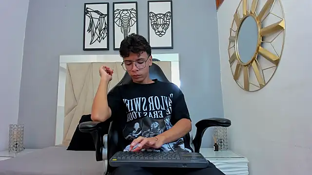 adams bobby online show from 12/18/25, 11:38