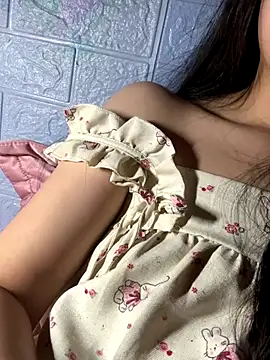 Snapshot of Ruby_68 chatting on 11/10/25, 04:17 Ruby 68 online show from 11/10/25, 04:17